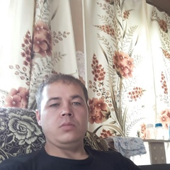 Виктор Емельянов