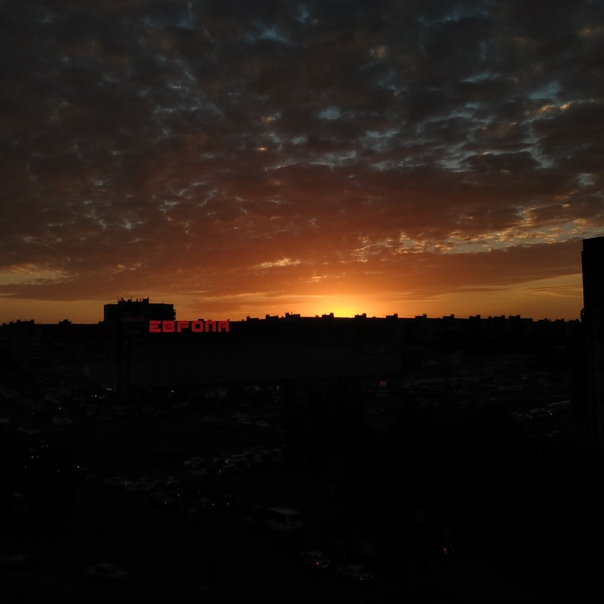 красивый закат в городе. график восхода и захода. салехард закат. весенний закат. красивый закат в москве.